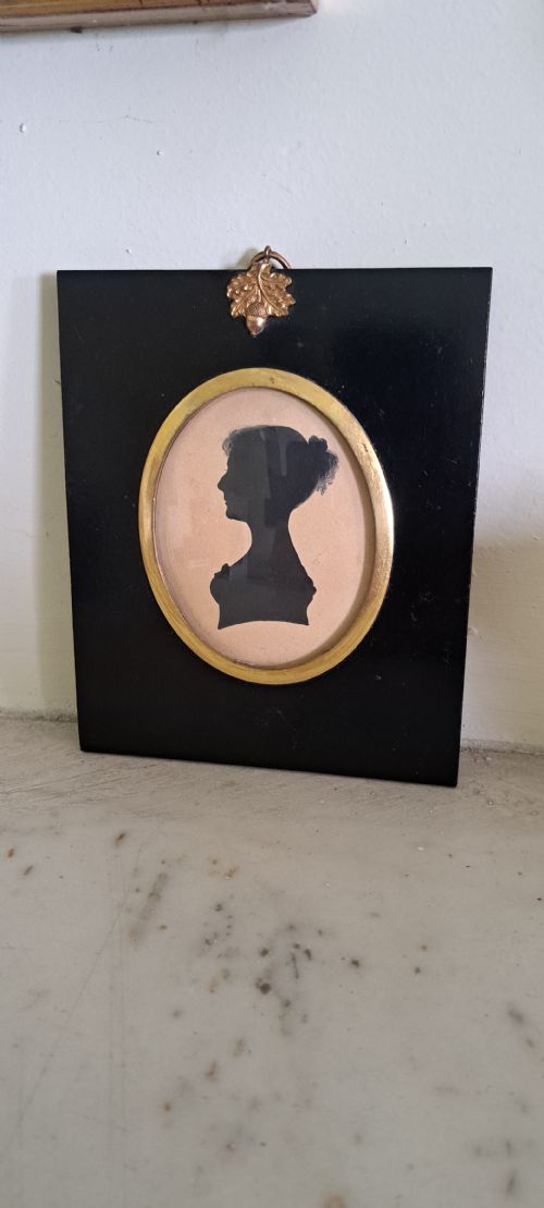 19TH CENTURY SILHOUETTE OF A LADY - ADDITIONAL PHOTO 1