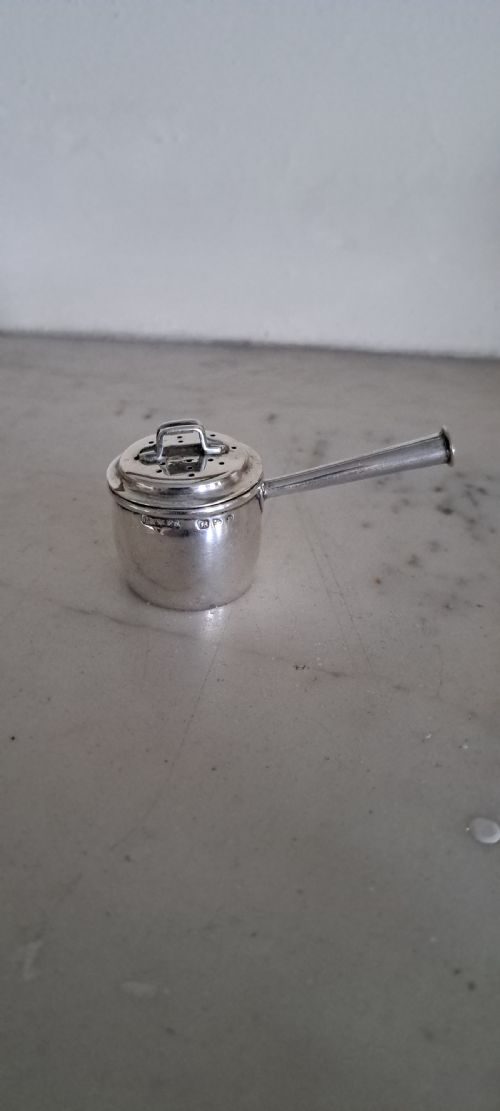VICTORIAN SILVER NOVELTY PEPPER MODELLED AS A SAUCEPAN - ADDITIONAL PHOTO 2