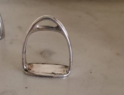 SET 6 SILVER NAPKIN RINGS MODELLED AS STIRRUPS - ADDITIONAL PHOTO 2