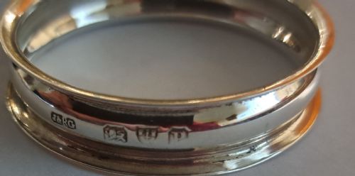 SET OF SIX VICTORIAN CHESTER SILVER NAPKIN RINGS - ADDITIONAL PHOTO 5