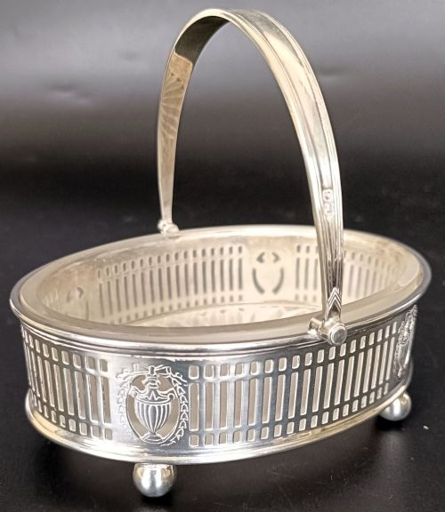 SILVER SWING HANDLED OVAL BASKET1935