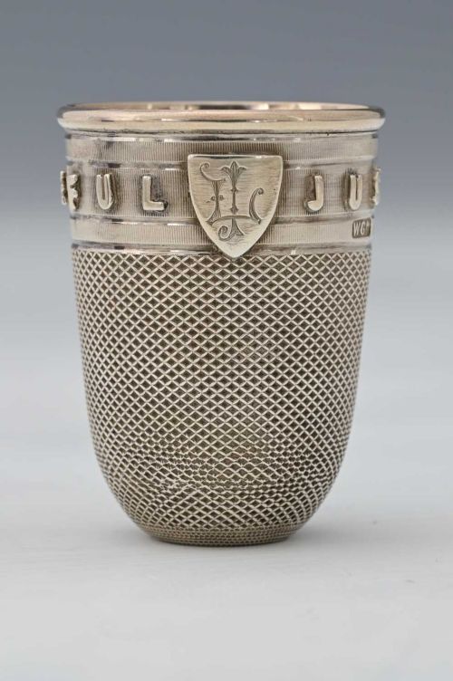 VICTORIAN NOVELTY SILVER TUMBLER IN THE FORM OF A THIMBLE JUST A THIMBLEFUL - ADDITIONAL PHOTO 5