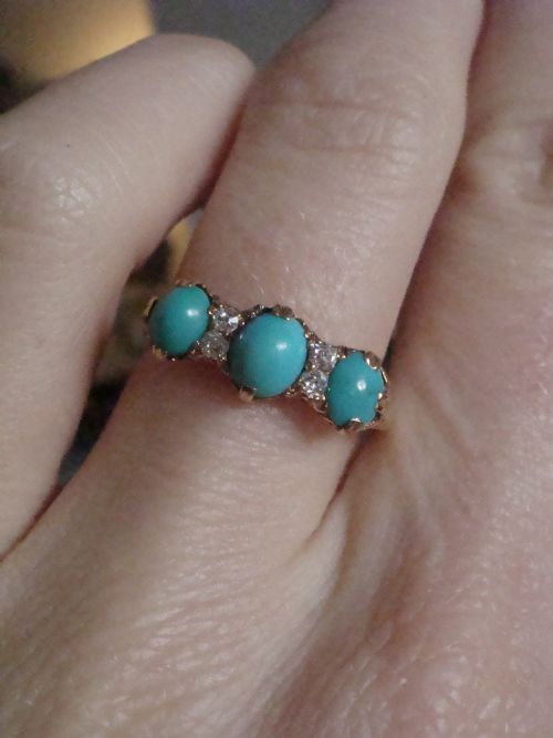 EDWARDIAN 18CT YELLOW HOLD NATURAL TURQUOISE AND DIAMOND 3 STONE RING - ADDITIONAL PHOTO 4