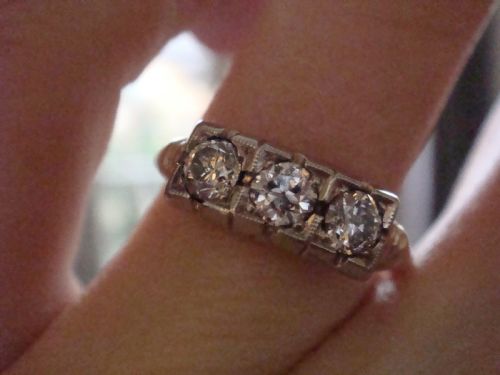 ART DECO 18CT YELLOW GOLD PLATINUM OLD CUT DIAMOND 030CT TRILOGY THREE STONE RING - ADDITIONAL PHOTO 2