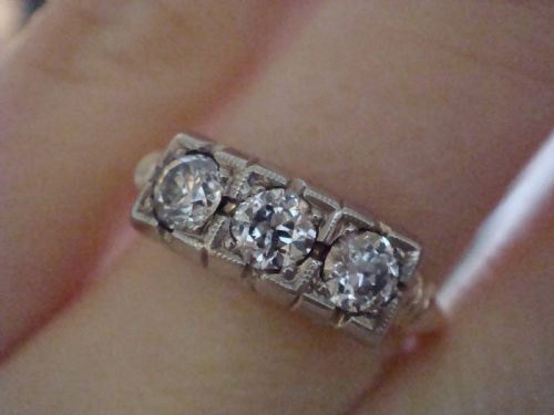 ART DECO 18CT YELLOW GOLD PLATINUM OLD CUT DIAMOND 030CT TRILOGY THREE STONE RING - ADDITIONAL PHOTO 4