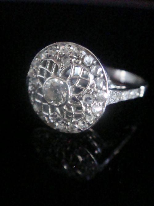 EDWARDIAN PLATINUM 18CT WHITE GOLD UNUSUAL OLD CUT DIAMOND CLUSTER RING - ADDITIONAL PHOTO 2
