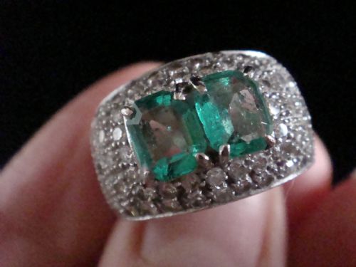ART DECO PLATINUM NATURAL EMERALD 150CT AND DIAMOND 130CT PAVE RING - ADDITIONAL PHOTO 2