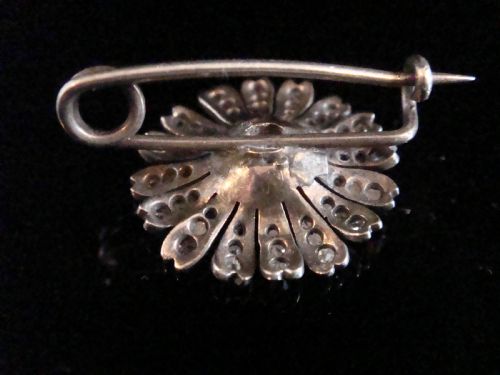 EDWARDIAN SILVER OLD CUT AND ROSE CUT DIAMOND DIAMOND 075CT FLOWER BROOCH - ADDITIONAL PHOTO 3