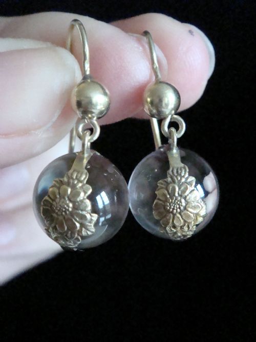 ORIGINAL VICTORIAN 15CT YELLOW GOLD AND GILT POOLS OF LIGHT CRYSTAL DROP EARRING - ADDITIONAL PHOTO 2