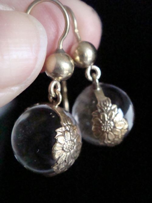 ORIGINAL VICTORIAN 15CT YELLOW GOLD AND GILT POOLS OF LIGHT CRYSTAL DROP EARRING - ADDITIONAL PHOTO 3