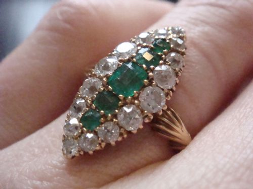 VICTORIAN 18CT FINE QUALITY NATURAL EMERALD AND DIAMOND 095CT RING - ADDITIONAL PHOTO 5