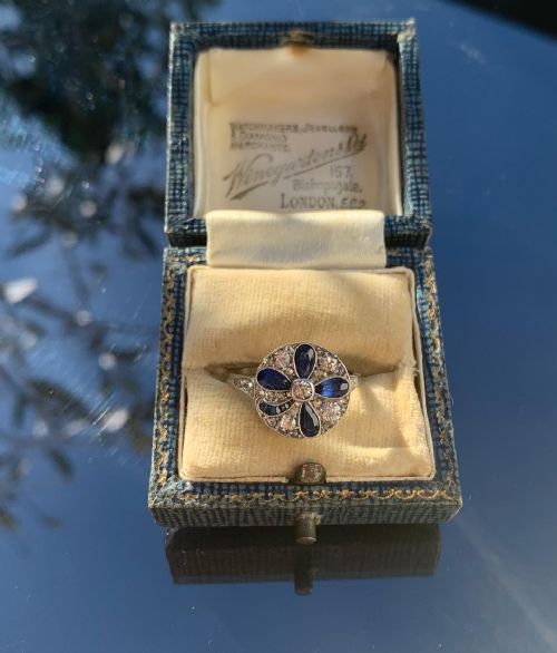 ART DECO PLATINUM SAPPHIRE FOUR LEAF CLOVER AND OLD CUT DIAMOND PAVE SET RING - ADDITIONAL PHOTO 4