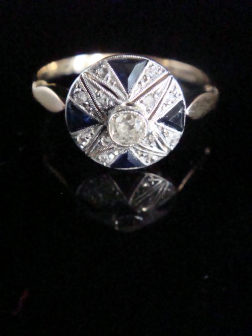 art deco 18ct 18k yellow gold platinum sapphire and old cut diamond ring - CATEGORY: ANTIQUE JEWELLERY - DATED 1920