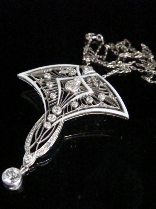 art nouveau platinum diamond white enamel lavaliere necklace and brooch on plat chain - CATEGORY: ANTIQUE JEWELLERY - DATED 1920