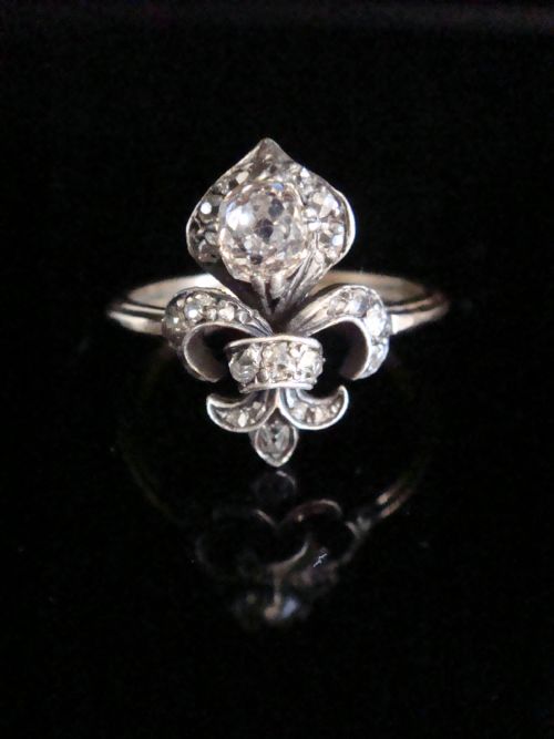 georgian circa 1820 18ct silver old cut diamond fleur de lis ring 055ct - CATEGORY: ANTIQUE JEWELLERY - DATED GEORGIAN