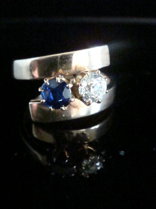 1940s retro 18ct natural sapphire and diamond designer toi et moi 2 stone ring - CATEGORY: ANTIQUE JEWELLERY - DATED 1940