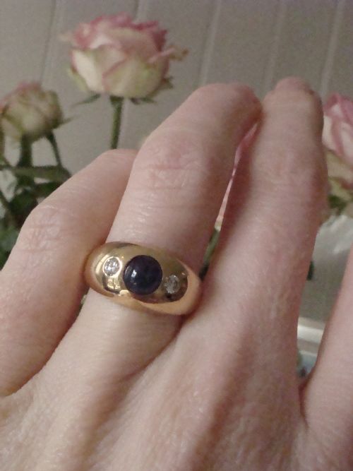 FRENCH 18CT YELLOW GOLD NATURAL CABOCHON SAPPHIRE DIAMOND 3 STONE GYPSY RING - ADDITIONAL PHOTO 5