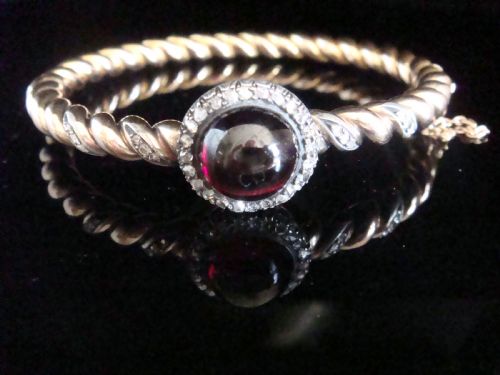 rare edwardian french 18ct large cabochon garnet rose cut diamond bangle 20g - CATEGORY: ANTIQUE JEWELLERY - DATED EDWARDIAN