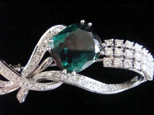 retro 18ct natural green tourmaline 600ct diamond 250ct brooch 151g - CATEGORY: ANTIQUE JEWELLERY - DATED 1960