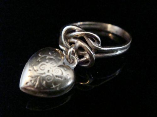 VICTORIAN 9CT ROSE GOLD LOVERS KNOT DANGLE HEART CULTURED PEARL RING - ADDITIONAL PHOTO 1