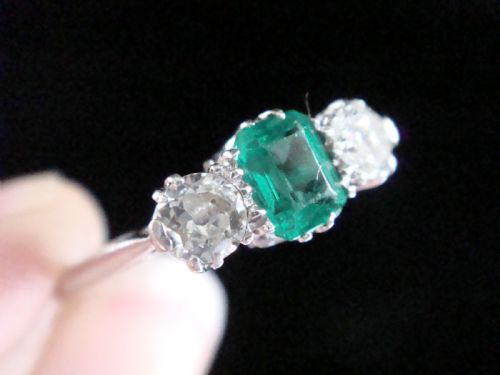 EDWARDIAN PLATINUM TRILOGY OLD CUT DIAMOND 040CT EMERALD 040CT 3 STONE RING - ADDITIONAL PHOTO 2