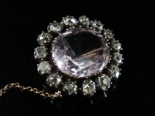 LATE GEORGIAN EARLY VICTORIAN 18CT AMETHYST DIAMOND CLUSTER BROOCH - ADDITIONAL PHOTO 2