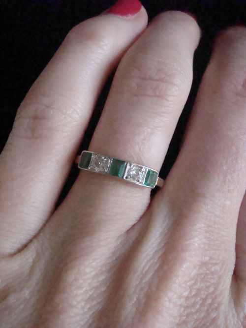 EDWARDIAN 18CT YELLOW GOLD NATURAL EMERALD OLD CUT DIAMOND 5 STONE RING - ADDITIONAL PHOTO 5