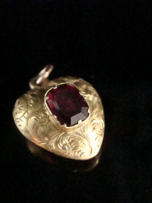 VICTORIAN 15CT HIGH CARAT GARNET HEART MEMORIAL PUFF PENDANT LOCKET 29G - ADDITIONAL PHOTO 2