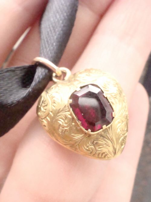 VICTORIAN 15CT HIGH CARAT GARNET HEART MEMORIAL PUFF PENDANT LOCKET 29G - ADDITIONAL PHOTO 5