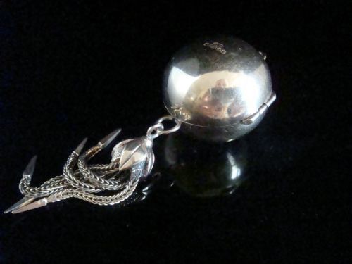 very large edwardian vintage 9ct yellow gold orb locket pendant - CATEGORY: ANTIQUE JEWELLERY - DATED EDWARDIAN