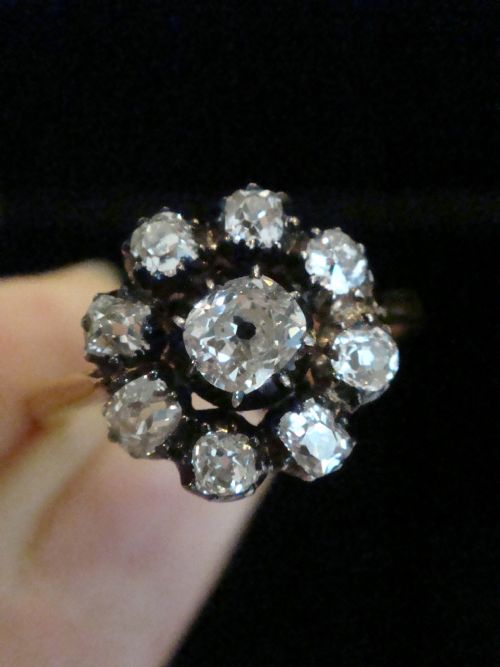 VICTORIAN 18CT YELLOW GOLD LARGE OLD MINE CUT DIAMOND 090CT CLUSTER RING - ADDITIONAL PHOTO 4