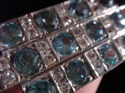 EDWARDIAN 9CT WHITE GOLD SILVER 16CT BLUE ZIRCON AND WHITE ZIRCON BROOCH - ADDITIONAL PHOTO 6