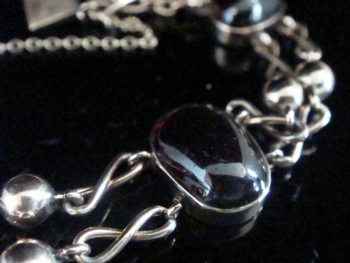 EDWARDIAN 9CT LARGE CABOCHON GARNET CURB BRACELET 153G - ADDITIONAL PHOTO 1