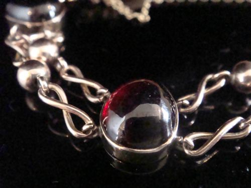 EDWARDIAN 9CT LARGE CABOCHON GARNET CURB BRACELET 153G - ADDITIONAL PHOTO 2