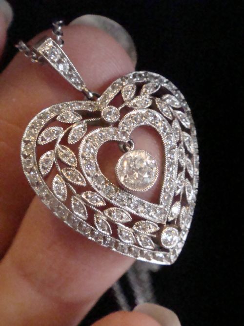 ORIGINAL EDWARDIAN PLATINUM DIAMOND HEART PENDANT 110CT ON WHITE GOLD CHAIN - ADDITIONAL PHOTO 2