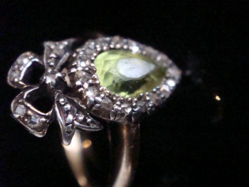 GEORGIAN VICTORIAN 15CT SILVER OLD ROSE CUT DIAMOND PERIDOT HEART BOW RING - ADDITIONAL PHOTO 3