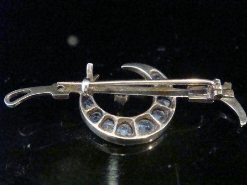 ORIGINAL EDWARDIAN 9CT YELLOW GOLD SAPPHIRE PEARL CRESCENT BROOCH - ADDITIONAL PHOTO 3