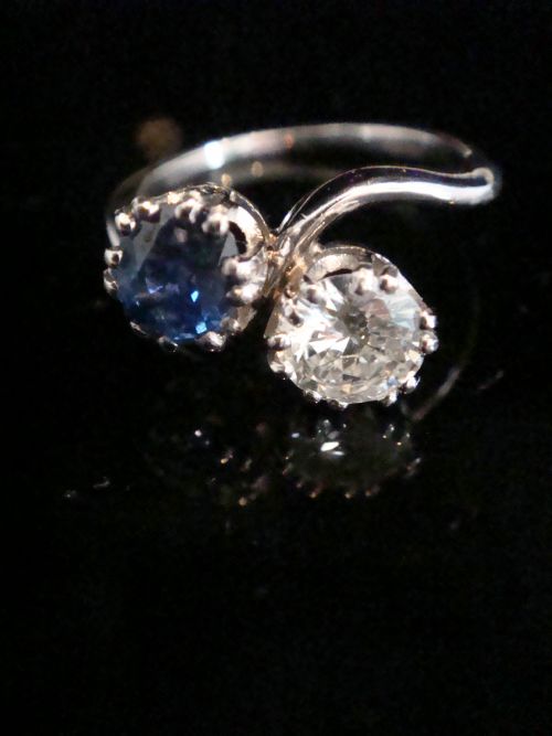 edwardian 18ct wg sapphire old transitional cut diamond 085ct toi et moi ring - CATEGORY: ANTIQUE JEWELLERY - DATED EDWARDIAN