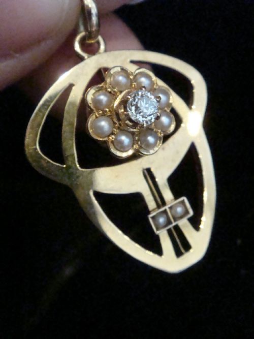 art nouveau 9ct yellow gold pearl and old cut diamond pendant necklace - CATEGORY: ANTIQUE JEWELLERY - DATED 1930