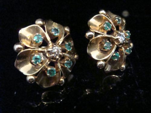 VINTAGE 1930S 18CT EMERALD OLD CUT DIAMOND FLOWER STUDS EARRINGS 6G - ADDITIONAL PHOTO 1