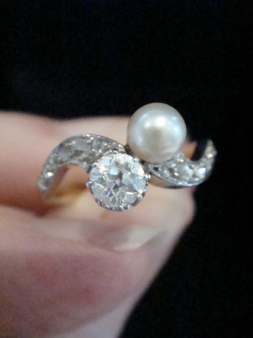 EDWARDIAN FRENCH 18CT YELLOW GOLD CULTURED PEARL AND OLD CUT DIAMOND TOI ET MOI - ADDITIONAL PHOTO 5