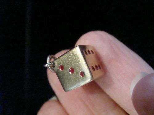 VINTAGE 9CT YELLOW GOLD RED ENAMEL DICE PENDANT - ADDITIONAL PHOTO 1