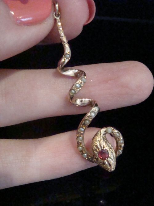 EDWARDIAN 9CT NATURAL RUBY AND PEARL SNAKE PENDANT - ADDITIONAL PHOTO 2
