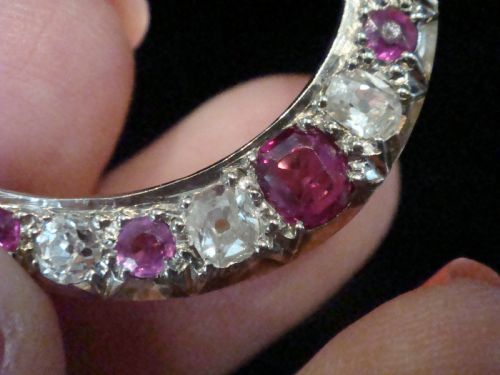 ORIGINAL EDWARDIAN 18CT YELLOW GOLD NATURAL RUBY DIAMOND CRESCENT BROOCH - ADDITIONAL PHOTO 2