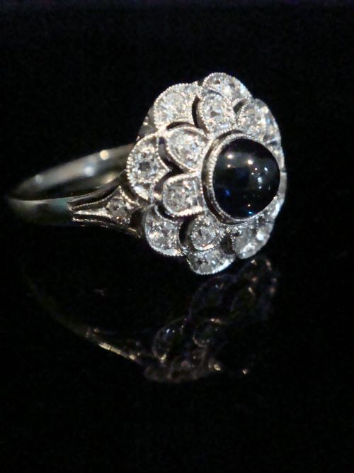 ART DECO 18CT WHITE GOLD CABOCHON SAPPHIRE OLD CUT DIAMOND CLUSTER RING - ADDITIONAL PHOTO 3