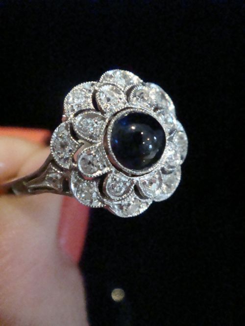 ART DECO 18CT WHITE GOLD CABOCHON SAPPHIRE OLD CUT DIAMOND CLUSTER RING - ADDITIONAL PHOTO 5