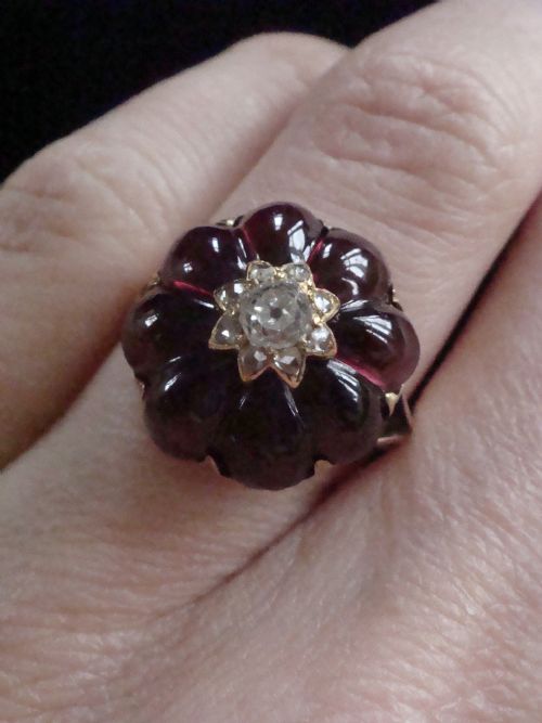 victorian 15ct cabochon garnet old cut diamond star cluster - CATEGORY: ANTIQUE JEWELLERY - DATED VICTORIAN