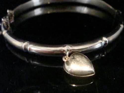 vintage retro 9ct bamboo heart bangle 8g - CATEGORY: ANTIQUE JEWELLERY - DATED 1960