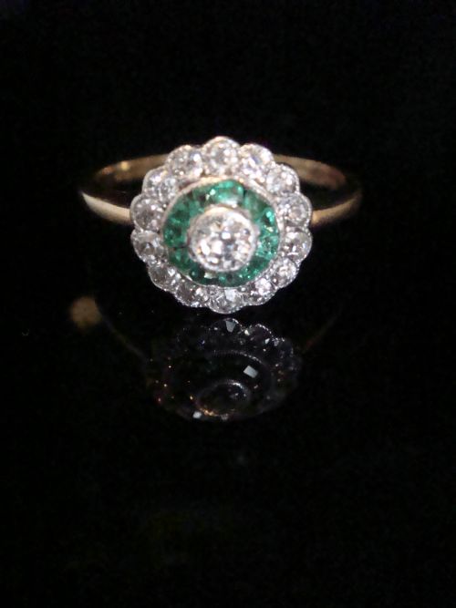 edwardian art deco 18ct emerald diamond target cluster ring - CATEGORY: ANTIQUE JEWELLERY - DATED EDWARDIAN