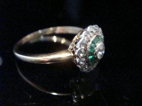 EDWARDIAN ART DECO 18CT EMERALD DIAMOND TARGET CLUSTER RING - ADDITIONAL PHOTO 1